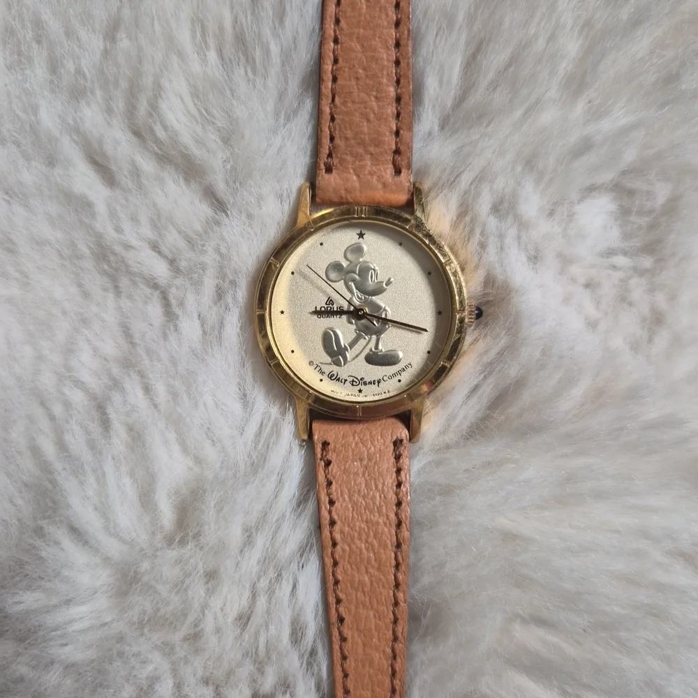 Disney Watch Mickey Mouse Gold Tone The Walt Disney Company Wristwatch Analog ✨️ - Picture 3 of 10